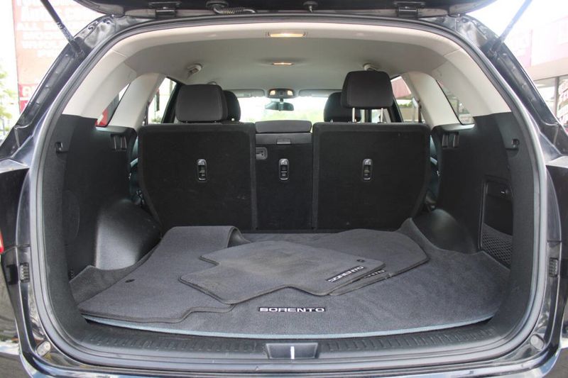 2018 Kia Sorento LX FWD - 22905605 - 15