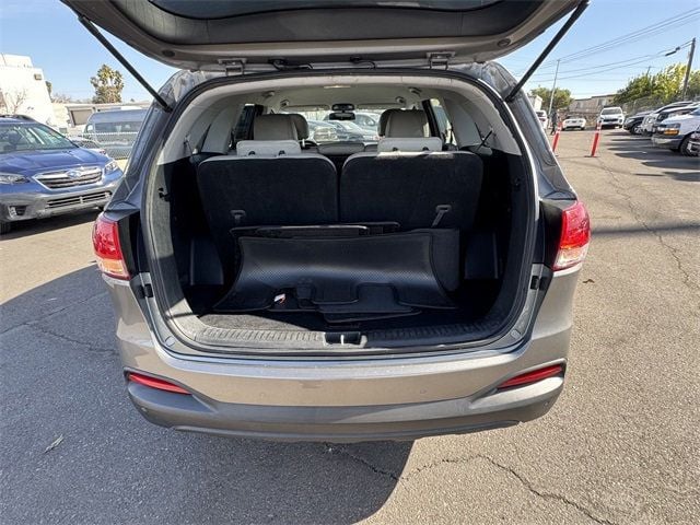 2018 Kia Sorento LX FWD - 22734131 - 14