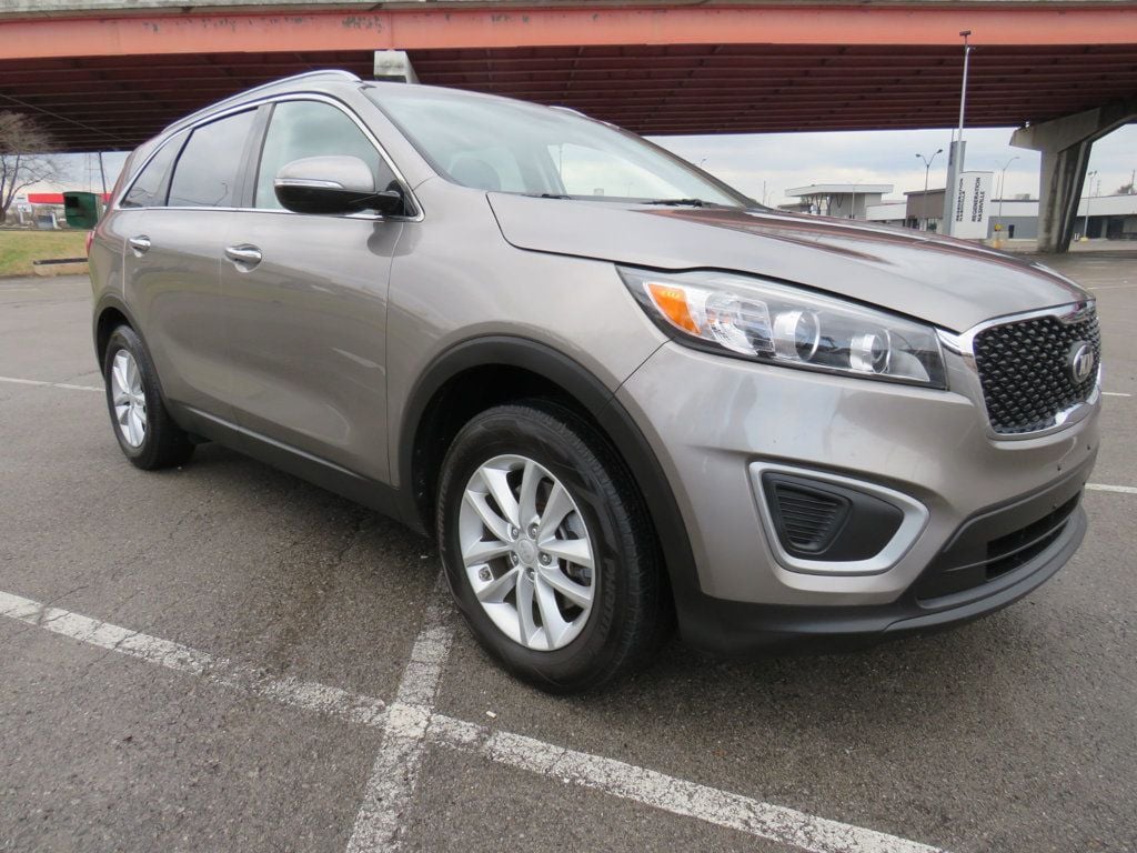 2018 Kia Sorento LX FWD - 22761643 - 2