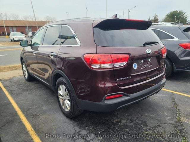 2018 Kia Sorento LX V6 AWD - 22765340 - 4