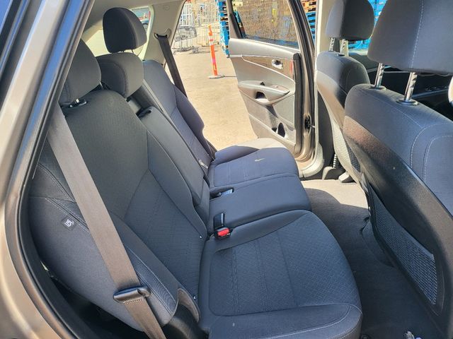 2018 Kia Sorento LX V6 FWD - 22951729 - 17