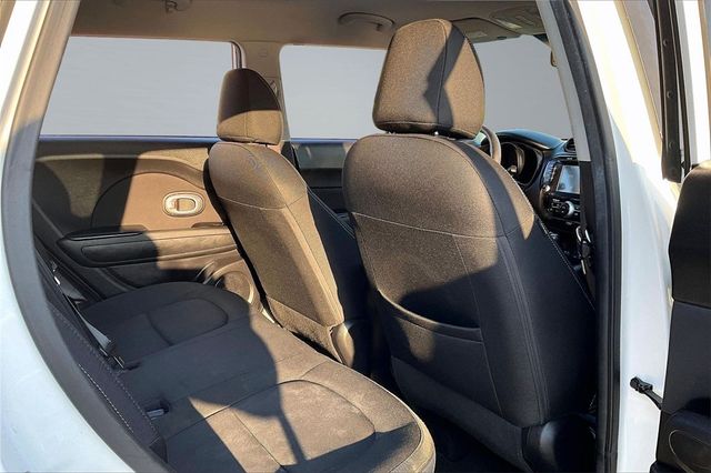 2018 Kia Soul + Automatic - 22984489 - 15