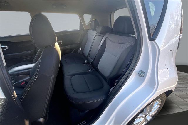 2018 Kia Soul + Automatic - 22984489 - 17