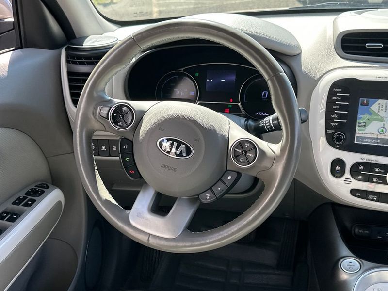 2018 Kia Soul EV EV+ Automatic - 22952147 - 17