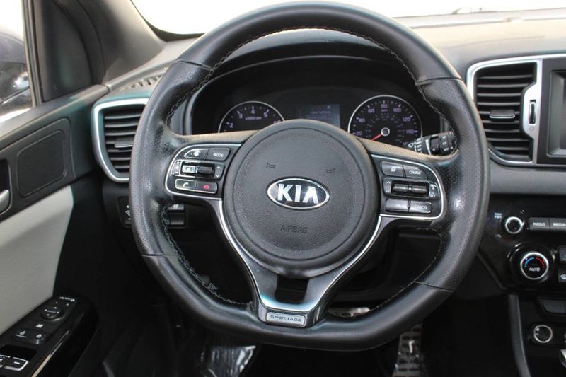 2018 Kia Sportage EX FWD - 22926398 - 18
