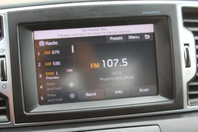 2018 Kia Sportage EX FWD - 22926398 - 19