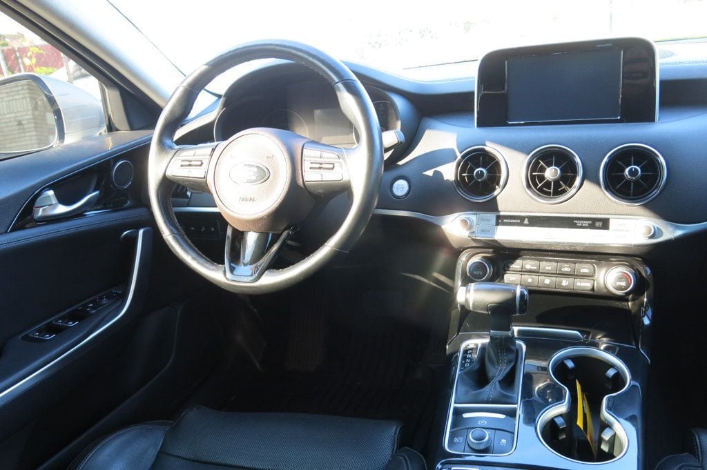 2018 Kia Stinger AWD - 23074106 - 51