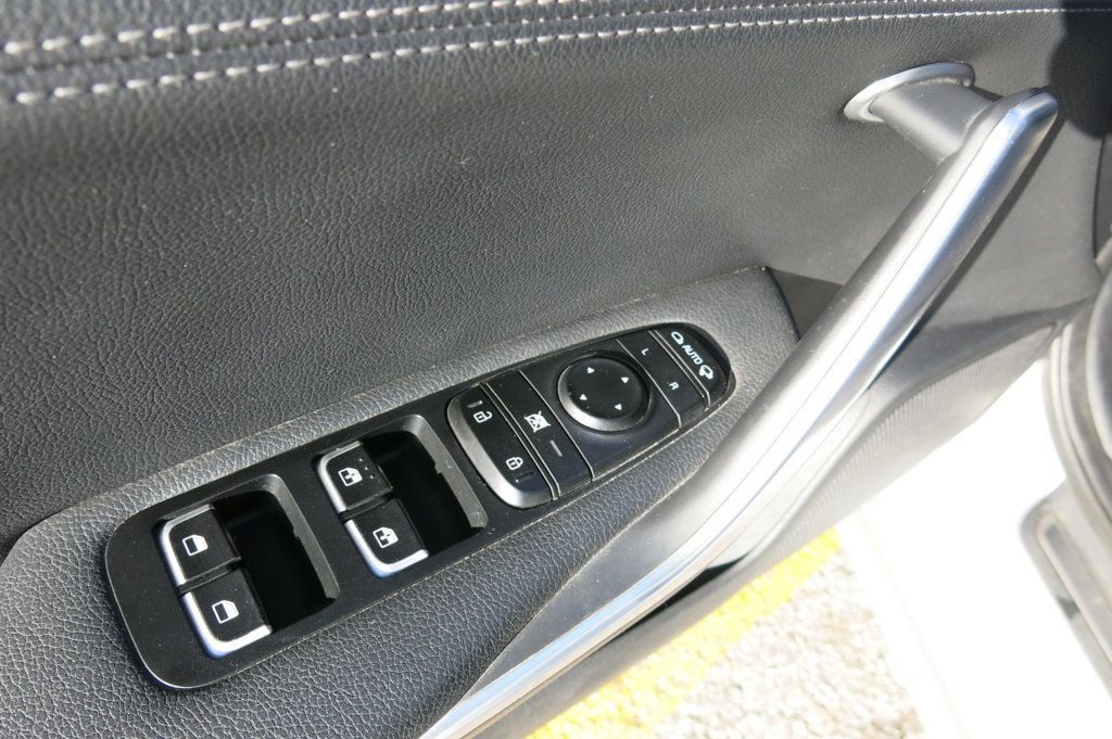 2018 Kia Stinger AWD - 23074106 - 62
