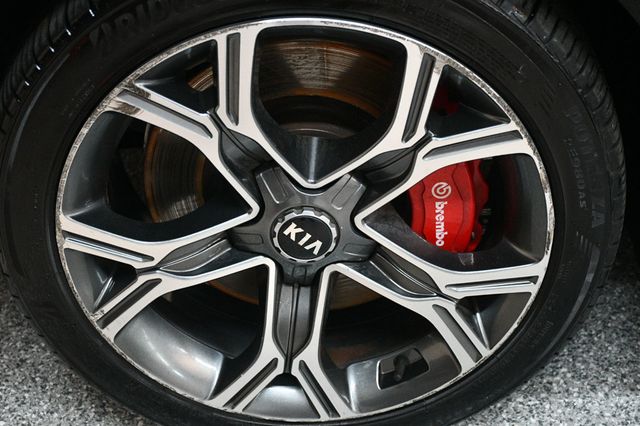 2018 Kia Stinger GT1 AWD - 23011329 - 17