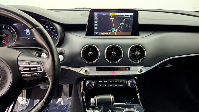 2018 Kia Stinger Premium RWD - 23064696 - 17