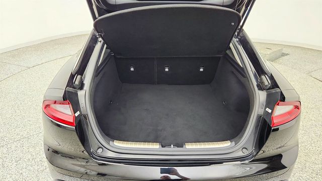 2018 Kia Stinger Premium RWD - 23064696 - 22