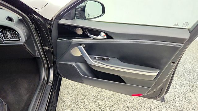 2018 Kia Stinger Premium RWD - 23064696 - 26