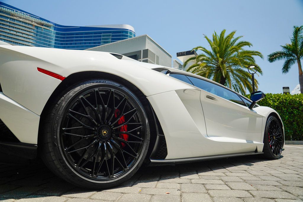 2018 Lamborghini Aventador S Coupe - 22513990 - 16