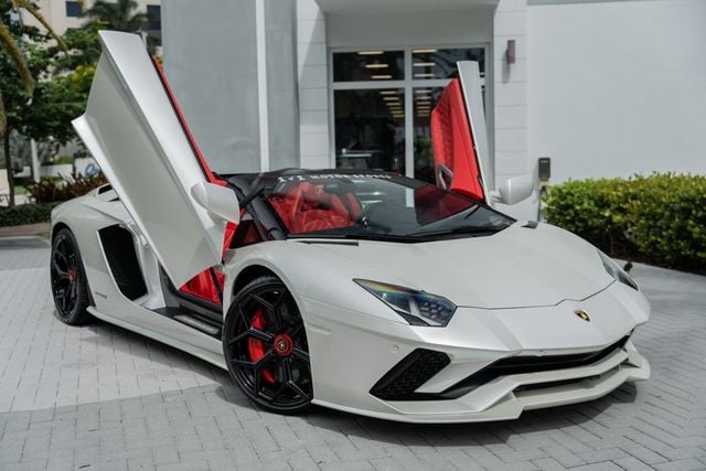 2018 Lamborghini Aventador S Roadster - 22467477 - 7