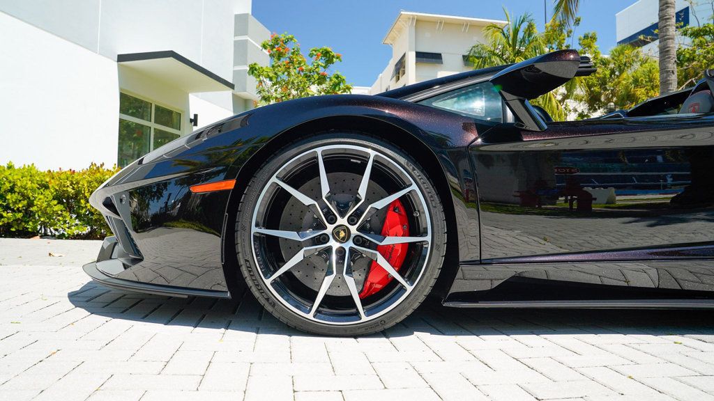 2018 Lamborghini Aventador Roadster photo 11