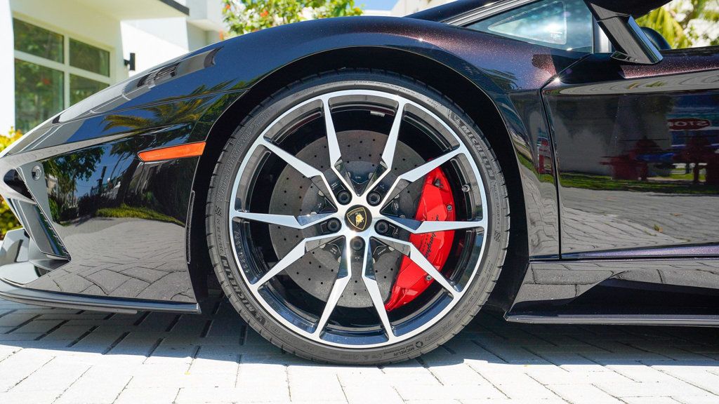 2018 Lamborghini Aventador Roadster photo 12