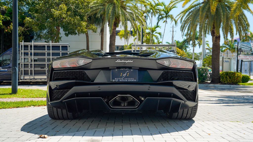 2018 Lamborghini Aventador Roadster photo 22