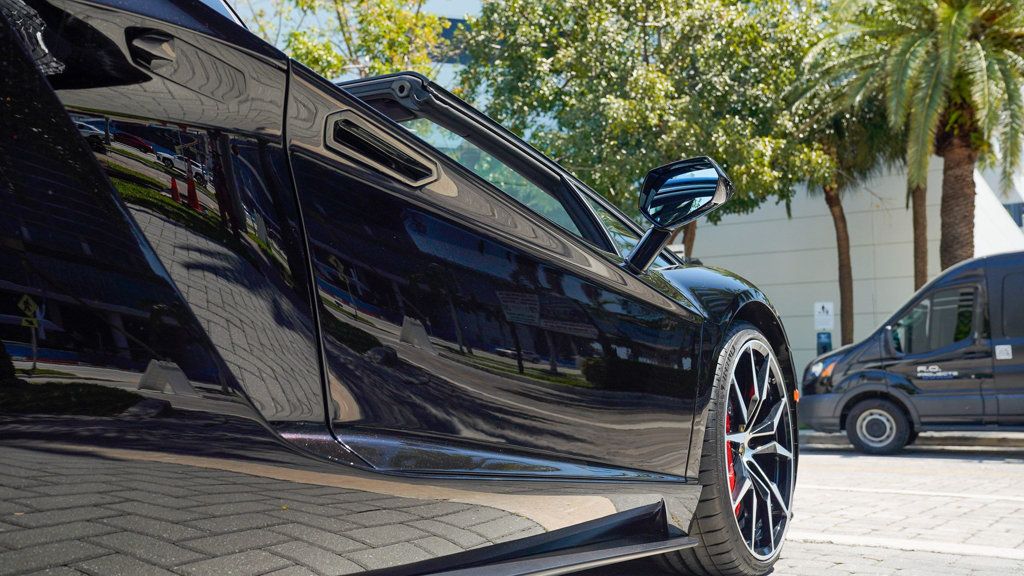 2018 Lamborghini Aventador Roadster photo 24
