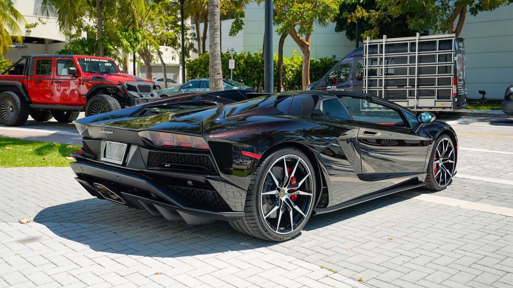 2018 Lamborghini Aventador Roadster photo 26