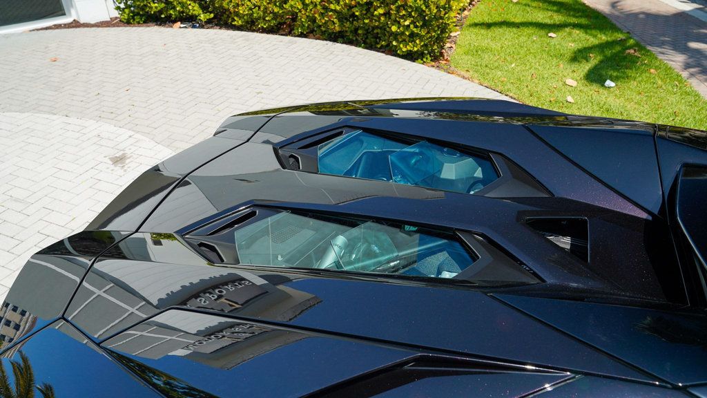 2018 Lamborghini Aventador Roadster photo 39