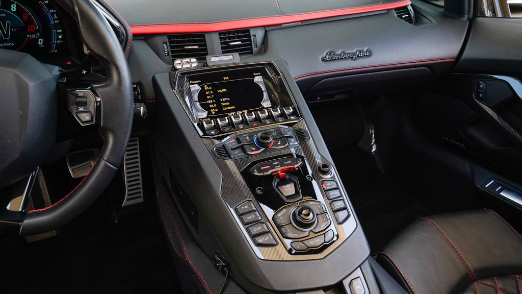 2018 Lamborghini Aventador Roadster photo 60