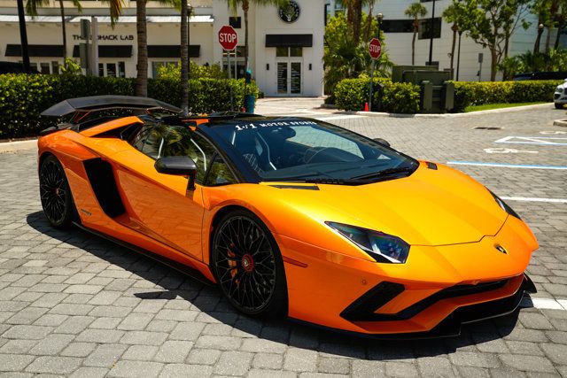 2018 Lamborghini Aventador S Roadster - 22897283 - 11