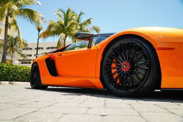 2018 Lamborghini Aventador S Roadster - 22897283 - 13