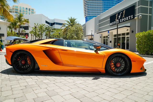2018 Lamborghini Aventador S Roadster - 22897283 - 16