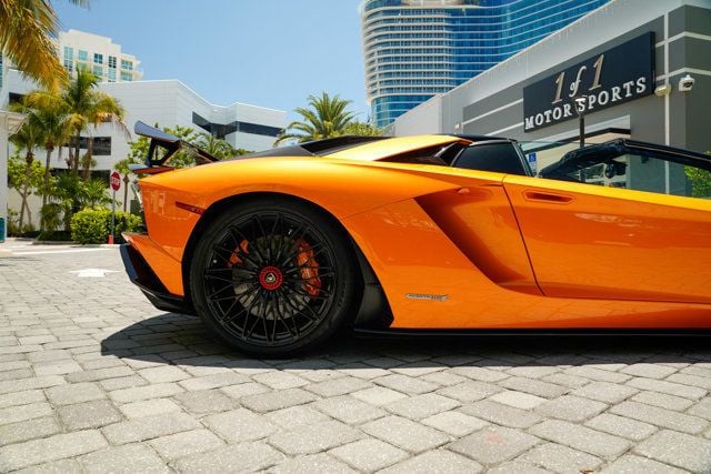 2018 Lamborghini Aventador S Roadster - 22897283 - 17