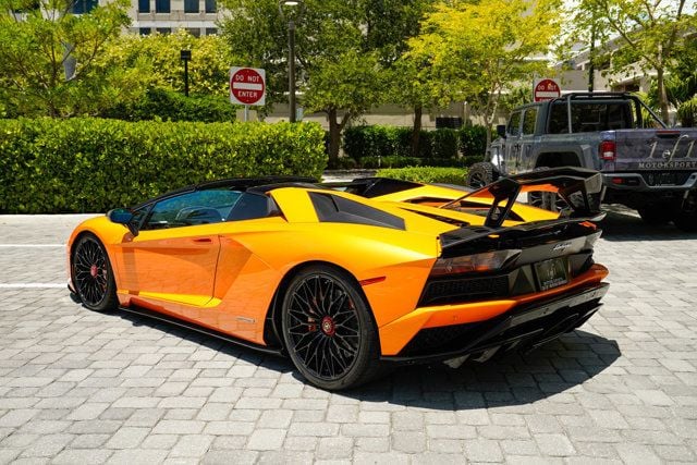 2018 Lamborghini Aventador S Roadster - 22897283 - 29