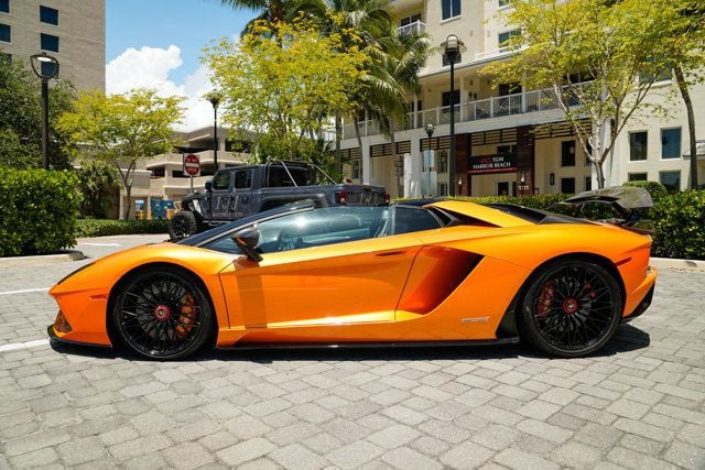 2018 Lamborghini Aventador S Roadster - 22897283 - 34