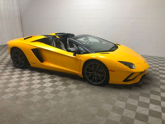 2018 Lamborghini Aventador S Roadster Just Arrived!  Only 621 miles! - 21833500 - 14