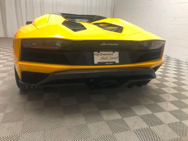 2018 Lamborghini Aventador S Roadster Just Arrived!  Only 621 miles! - 21833500 - 8