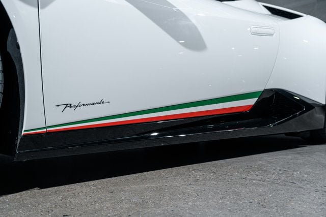 2018 Lamborghini Huracan Performante Spyder - 22925957 - 17