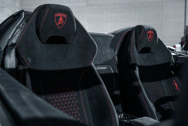 2018 Lamborghini Huracan Performante Spyder - 22925957 - 28