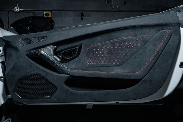 2018 Lamborghini Huracan Performante Spyder - 22925957 - 32