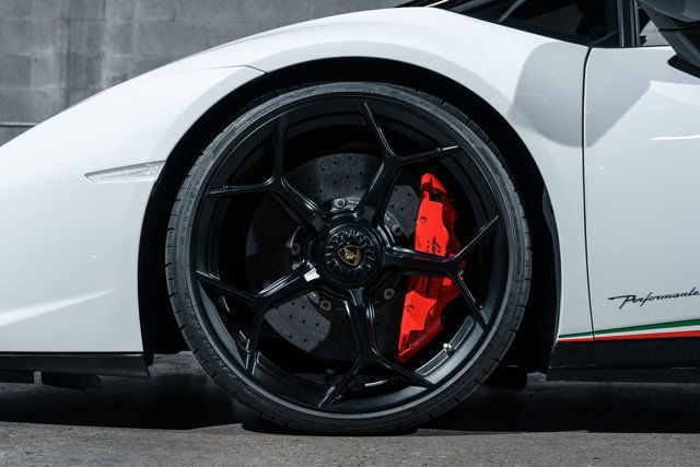 2018 Lamborghini Huracan Performante Spyder - 22925957 - 33