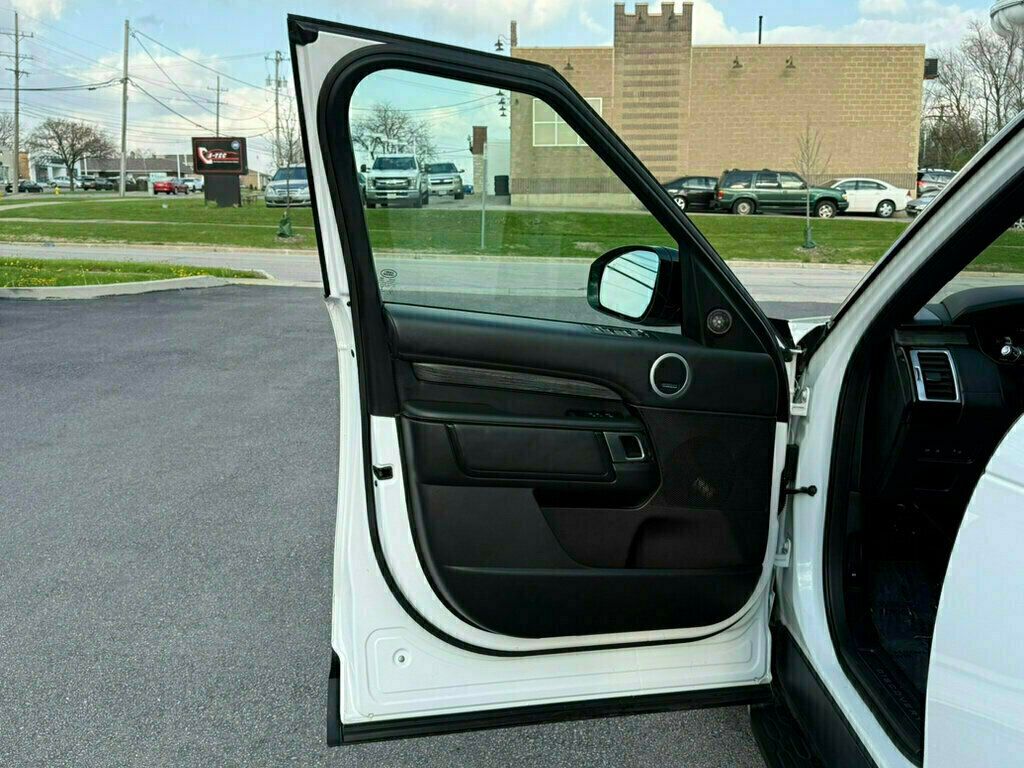 2018 Land Rover Discovery HSE Luxury V6 Supercharged - 23012910 - 25