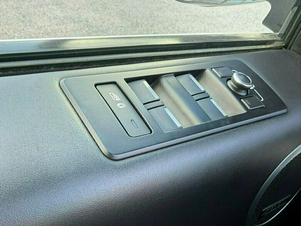 2018 Land Rover Discovery HSE Luxury V6 Supercharged - 23012910 - 36