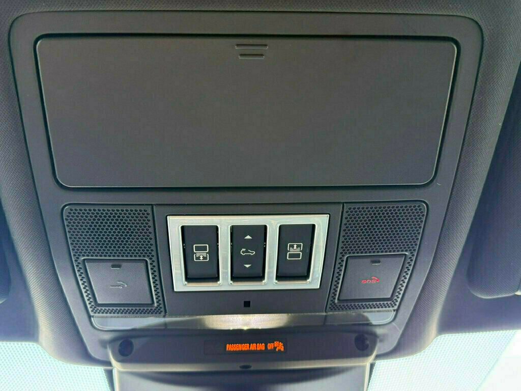 2018 Land Rover Discovery HSE Luxury V6 Supercharged - 23012910 - 38