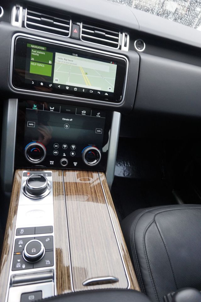 2018 Land Rover Range Rover LOW MILES, SUPERCHARGED V8, PANORAMIC ROOF,HEATED & COOLED SEATS - 22987160 - 30