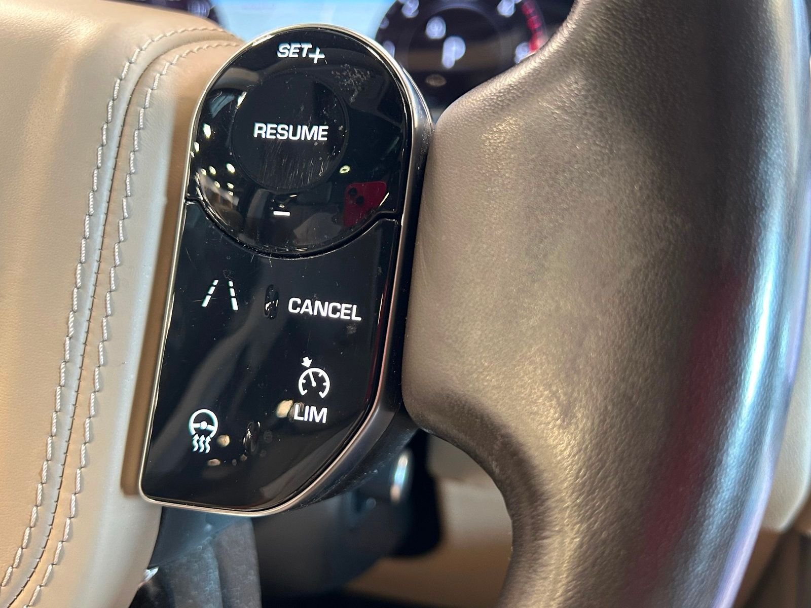 2018 Land Rover Range Rover HSE photo 13
