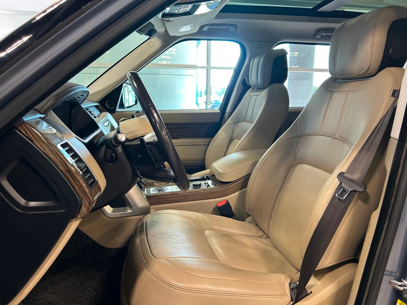 2018 Land Rover Range Rover HSE photo 15