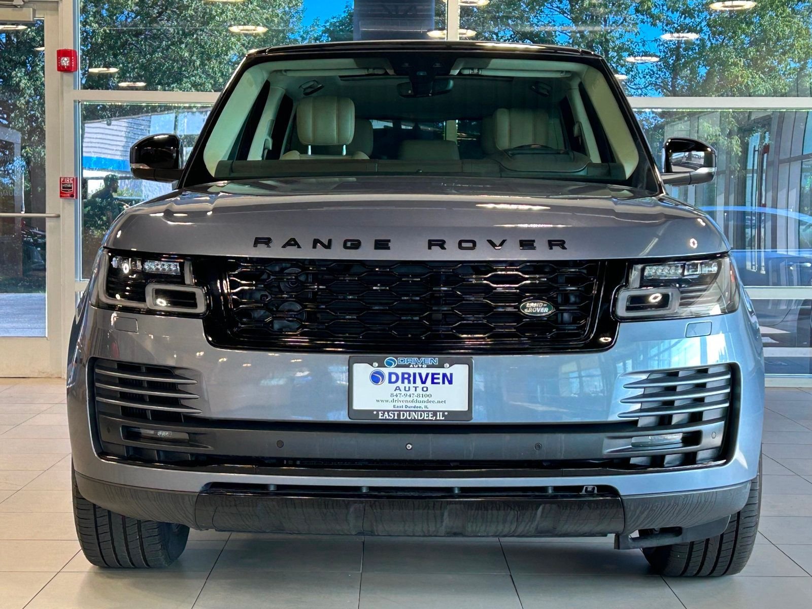 2018 Land Rover Range Rover HSE photo 2