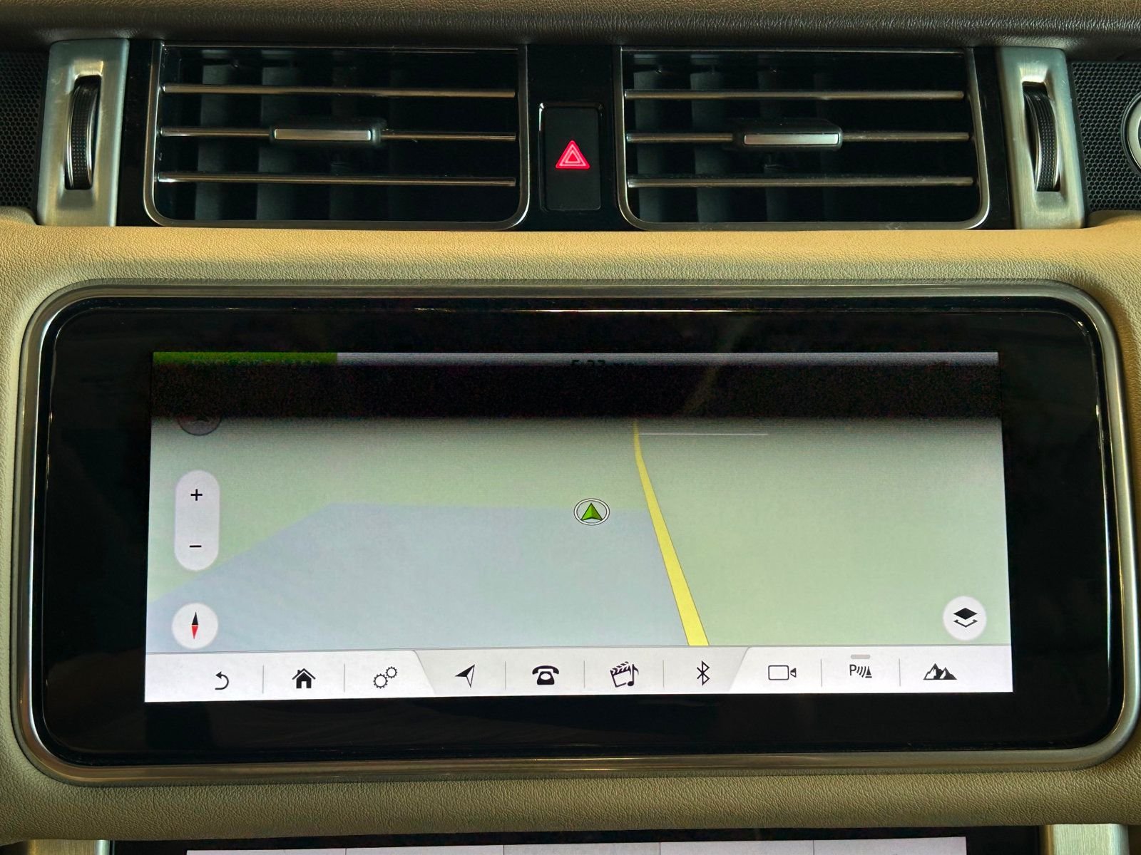 2018 Land Rover Range Rover HSE photo 25
