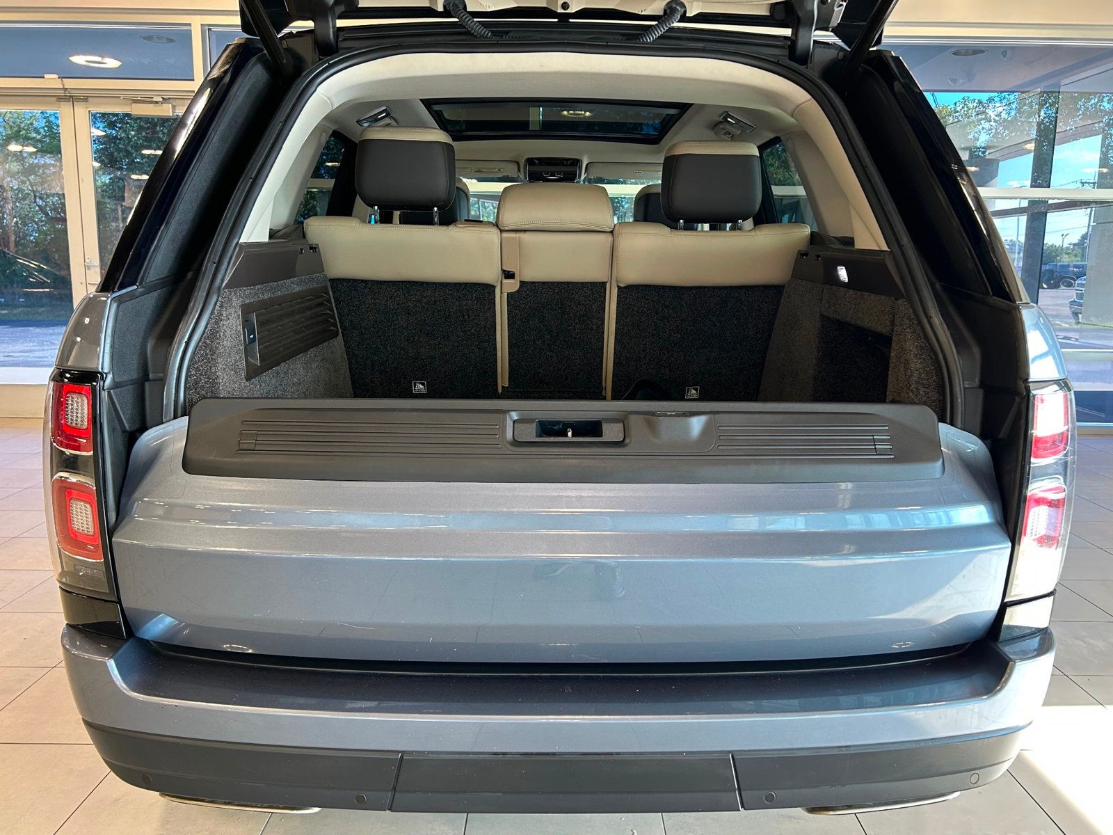 2018 Land Rover Range Rover HSE photo 35