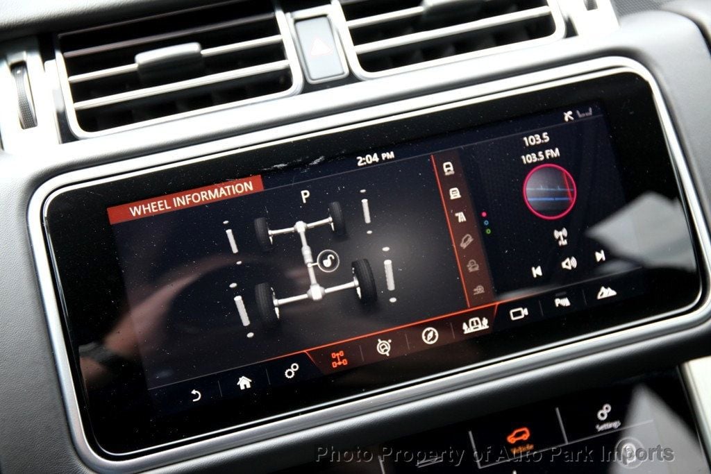 2018 Land Rover Range Rover SuperCharged HSE photo 32