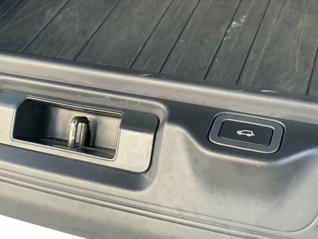 2018 Land Rover Range Rover V6 Supercharged HSE SWB w/Heads-up display  - 22966293 - 44