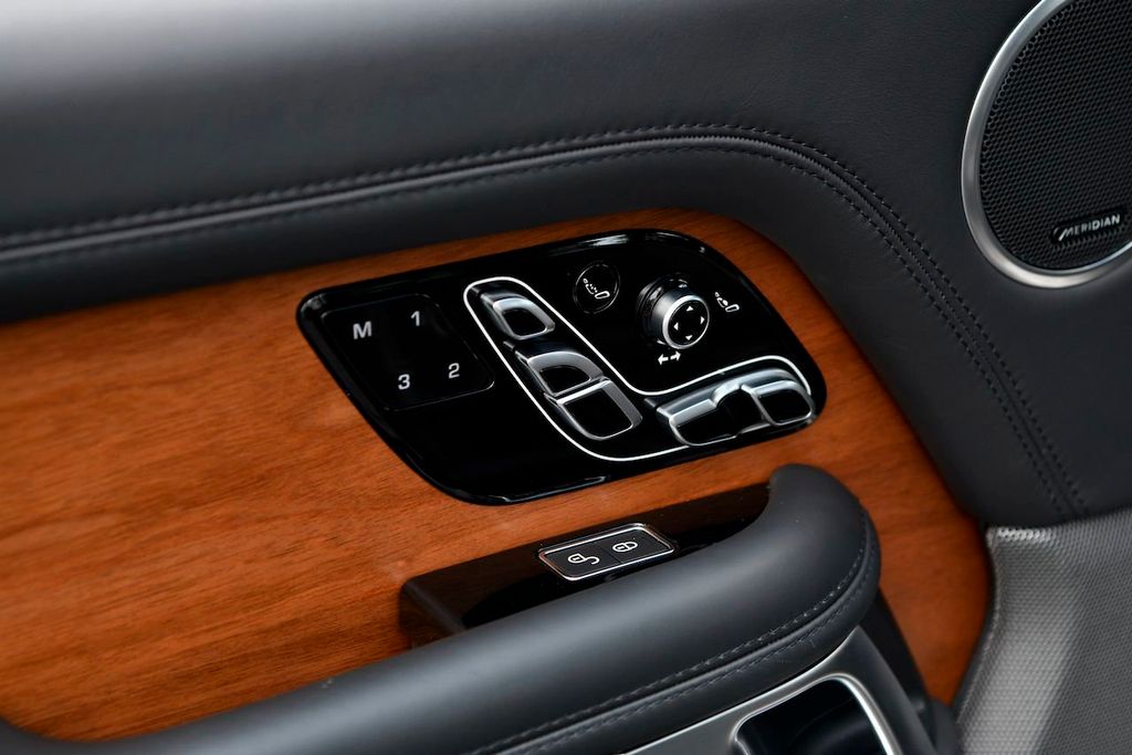 2018 Land Rover Range Rover Autobiography photo 27
