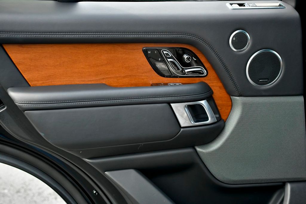 2018 Land Rover Range Rover Autobiography photo 33